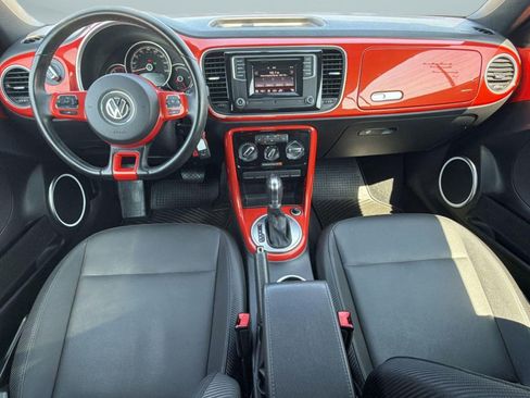 Used 2019 Volkswagen Beetle SE image 14