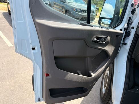 Used 2023 Ford Transit 250 Medium Roof image 11