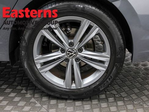 Used 2024 Volkswagen Jetta SE image 31