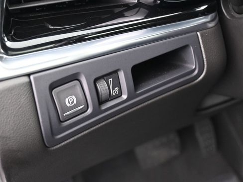 Used 2024 Cadillac XT6 Luxury image 15