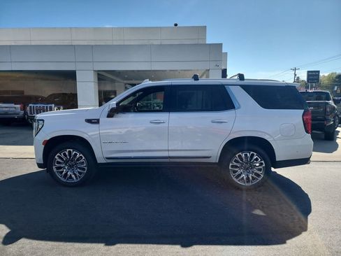 Certified 2024 GMC Yukon Denali Ultimate w/ LPO, Floor Liner Package AWD/4WD image 5