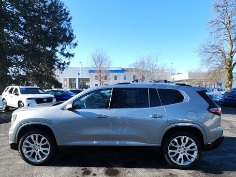 Used 2024 GMC Acadia Denali w/ Super Cruise Package image 9