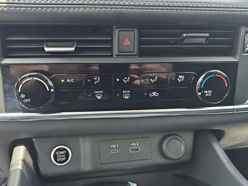 Used 2023 Nissan Rogue S AWD/4WD image 22