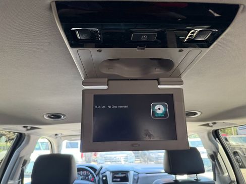 Used 2019 GMC Yukon XL SLT w/ Open Road Package AWD/4WD image 31
