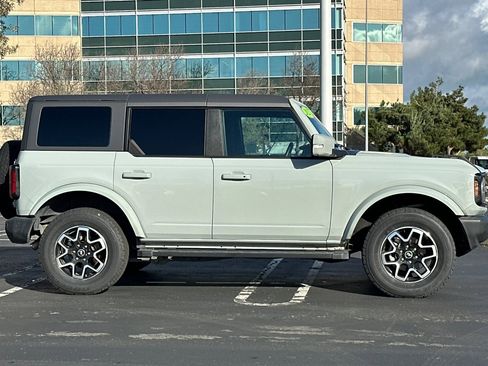 Used 2023 Ford Bronco Outer Banks image 3