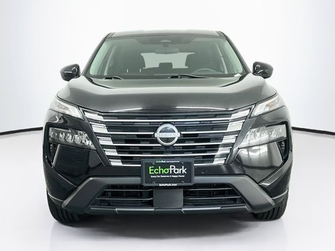 Used 2024 Nissan Rogue SV AWD/4WD image 2