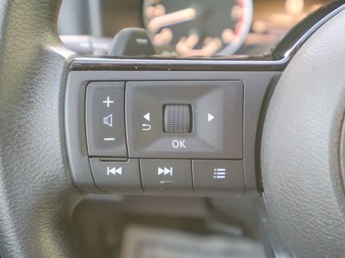 Used 2023 Nissan Rogue SV image 21