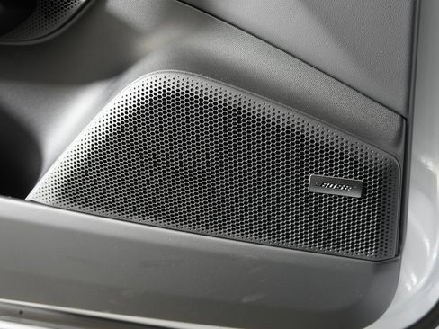 New 2026 Porsche Macan 4 Electric image 17