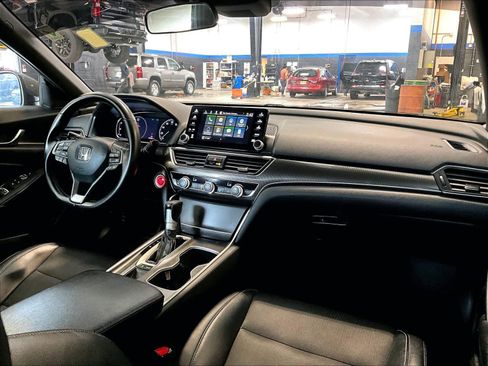 Used 2018 Honda Accord Sport image 14