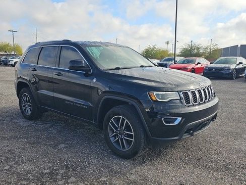 Used 2020 Jeep Grand Cherokee Laredo w/ Quick Order Package 2BN North image 3