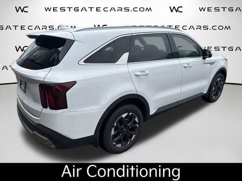 Certified 2025 Kia Sorento S image 8