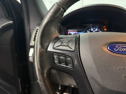 Used 2017 Ford Explorer XLT w/ Equipment Group 202A AWD/4WD image 27