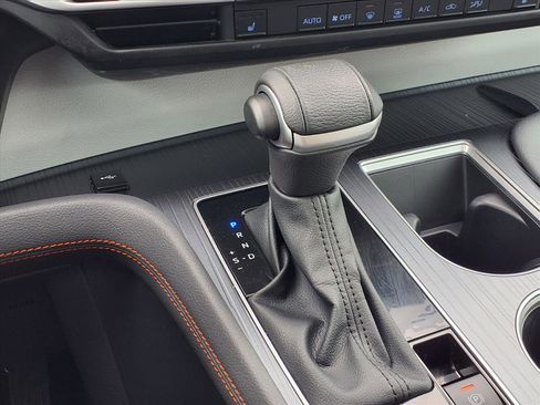 Used 2023 Toyota Sienna XSE image 18