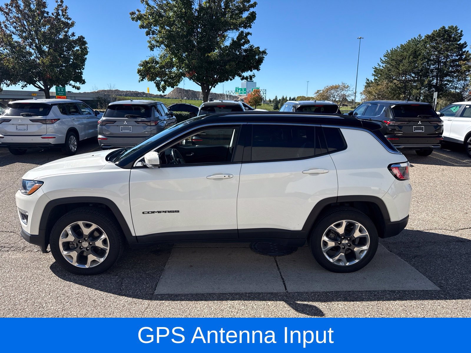 Used 2019 Jeep Compass Limited AWD/4WD image 3