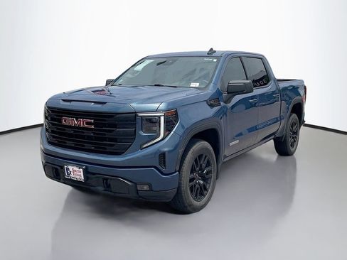 Used 2024 GMC Sierra 1500 Elevation RWD image 2