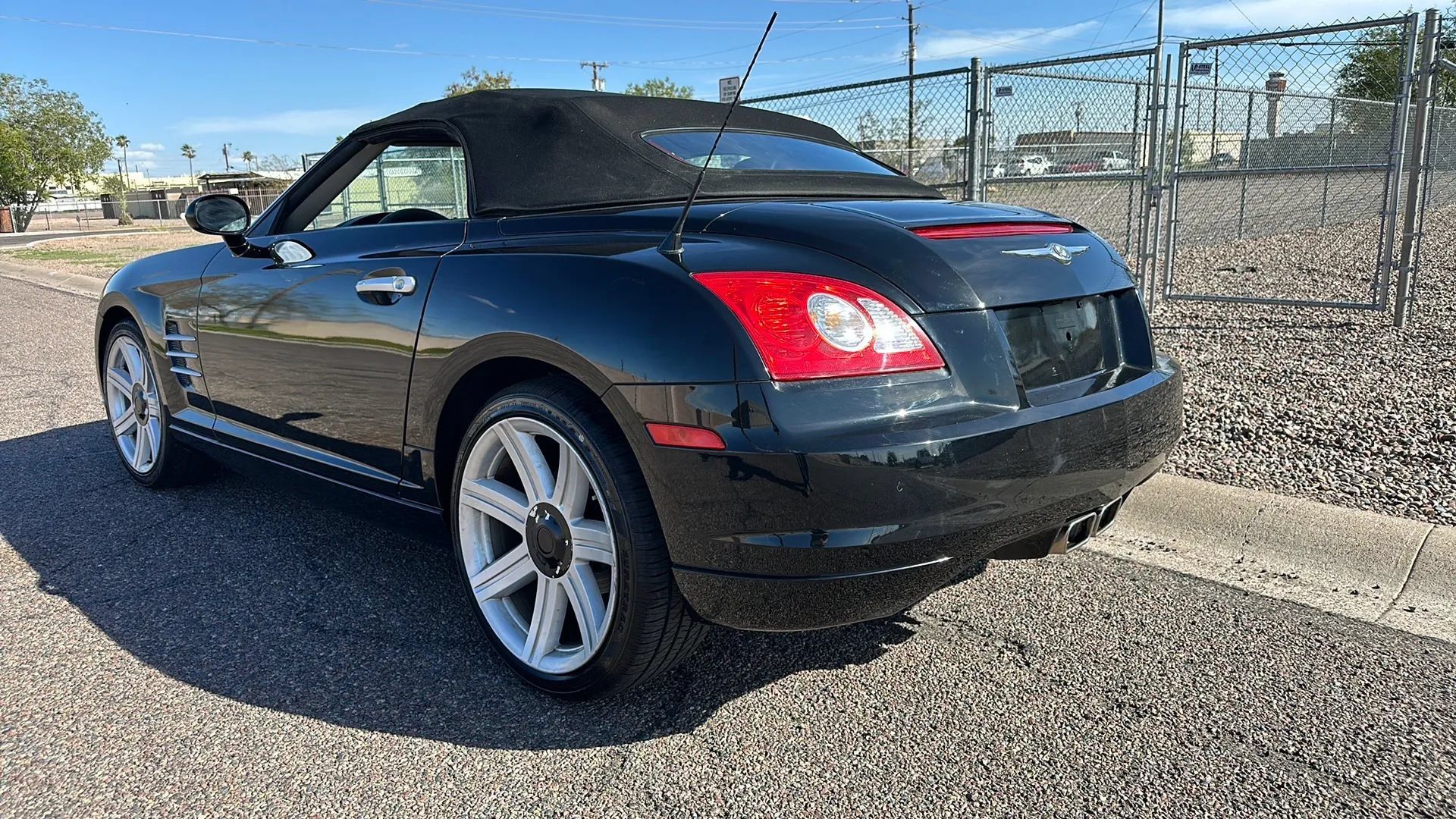 Used 2005 Chrysler Crossfire Limited RWD image 24