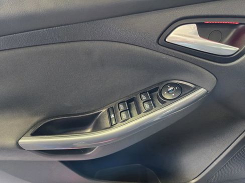 Used 2012 Ford Focus Titanium image 13