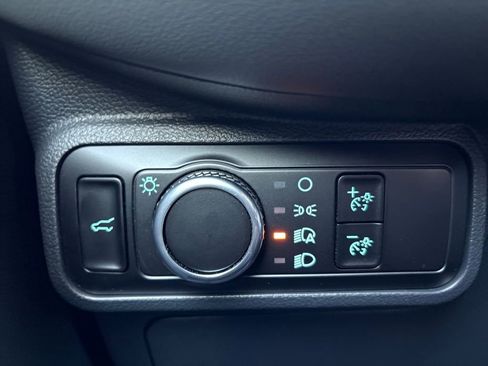 Used 2025 Ford Explorer Active image 26