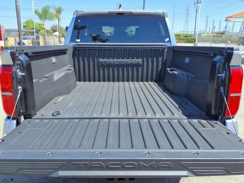 Certified 2025 Toyota Tacoma TRD Sport AWD/4WD image 8