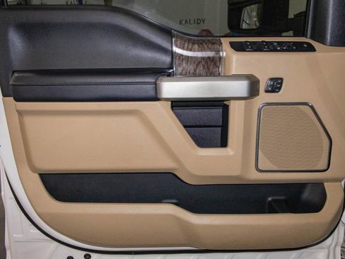 Used 2019 Ford F250 Lariat w/ Lariat Ultimate Package image 11