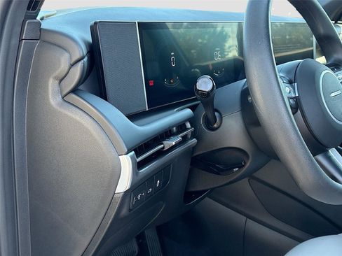 Used 2025 Hyundai Santa Cruz SEL FWD image 10