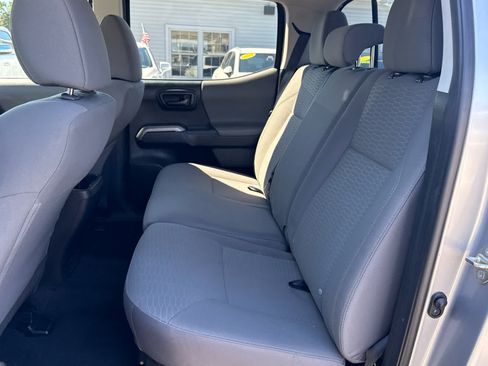 Used 2016 Toyota Tacoma SR5 w/ SR5 Appearance Package (SN) AWD/4WD image 20