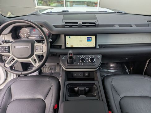 Used 2024 Land Rover Defender 90 S image 25