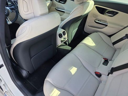 Used 2022 Mercedes-Benz C 300 C 300 image 13