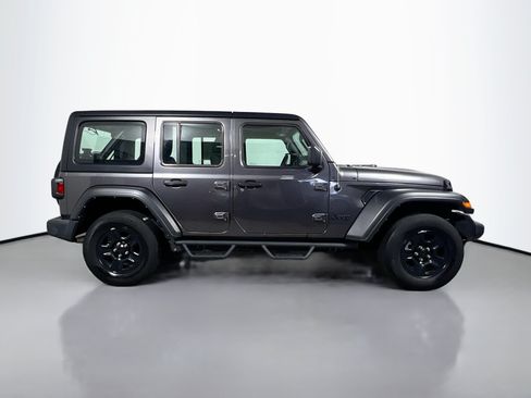 Used 2022 Jeep Wrangler Unlimited Sport AWD/4WD image 3