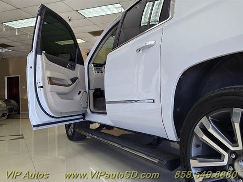 Used 2020 GMC Yukon XL Denali w/ Denali Premium Package AWD/4WD image 41