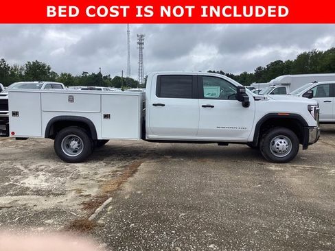 New 2025 GMC Sierra 3500 Pro w/ Convenience Package image 4