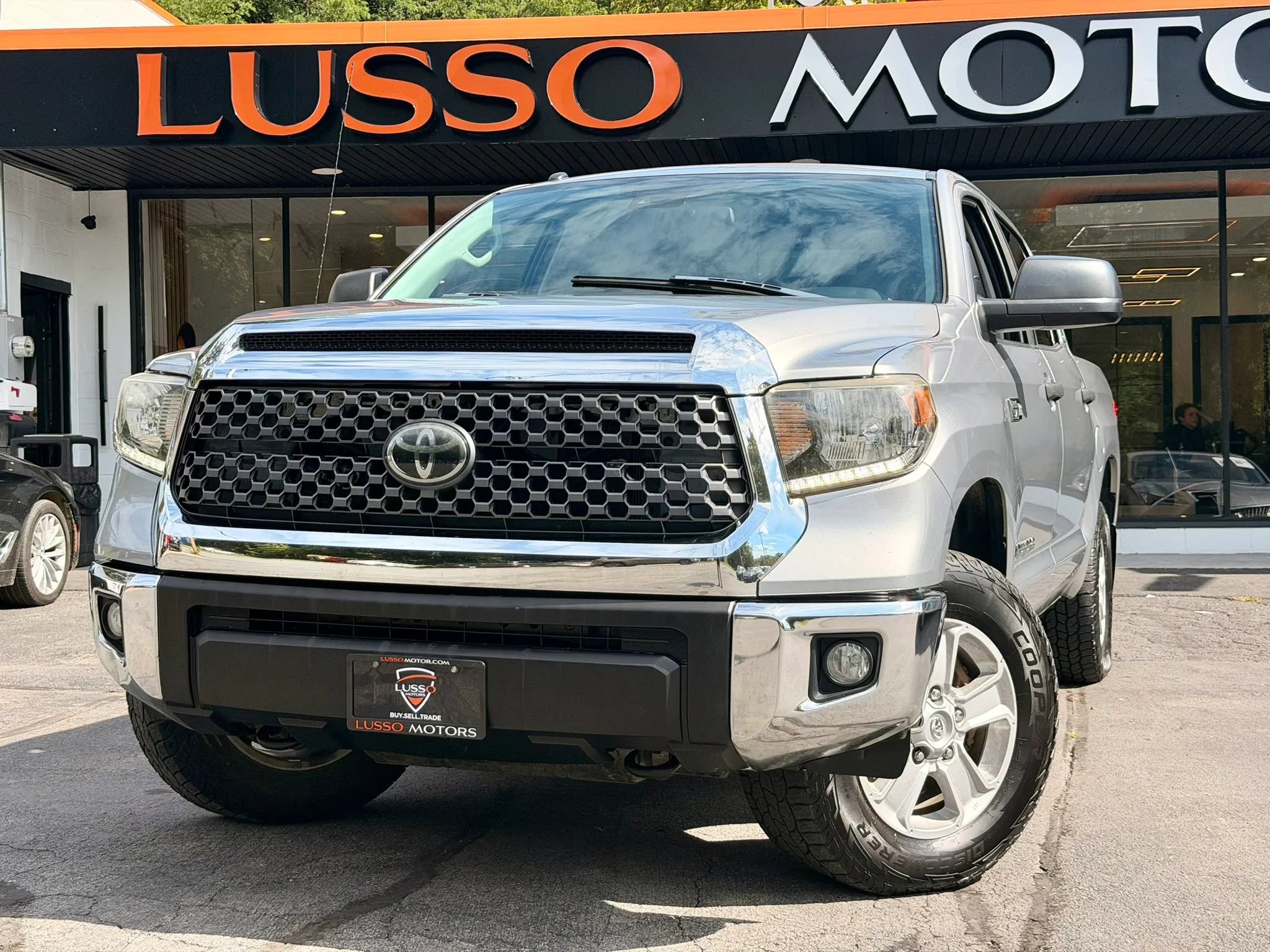 Used 2018 Toyota Tundra SR5 AWD/4WD image 1