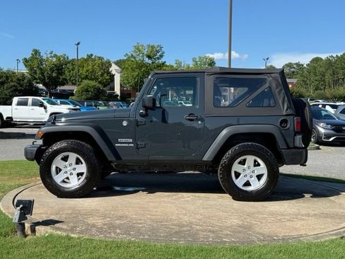 Used 2017 Jeep Wrangler Sport w/ Quick Order Package 24S AWD/4WD image 4