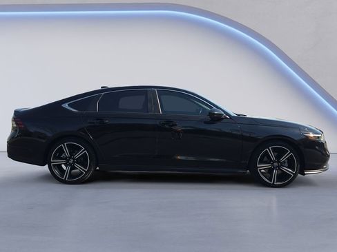 Used 2023 Honda Accord Sport image 6