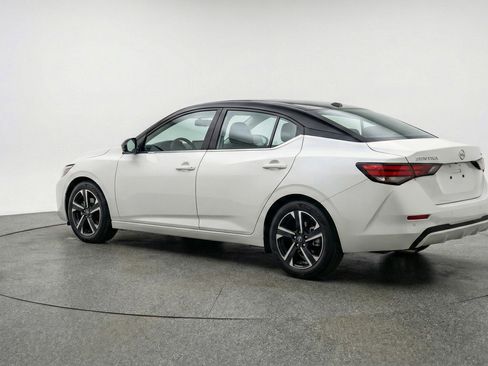 Used 2025 Nissan Sentra SV FWD image 6