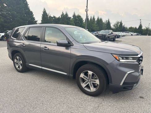 Used 2025 Honda Pilot EX-L image 7