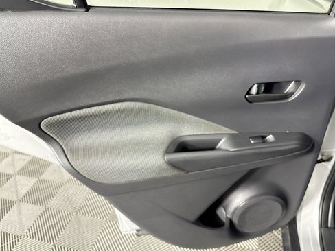 Used 2019 Nissan Kicks S image 25