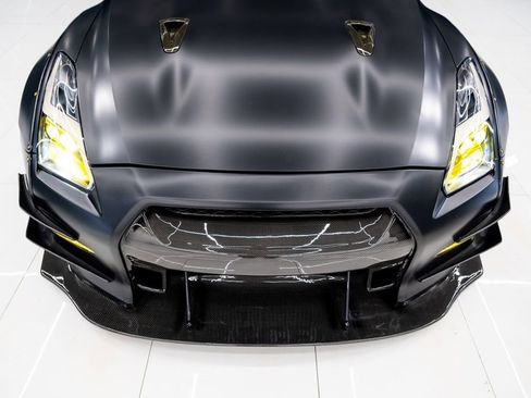 Used 2015 Nissan GT-R Black Edition image 23