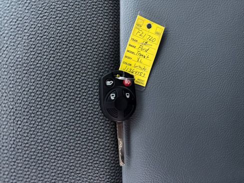 Used 2018 Ford Transit Connect XL image 26