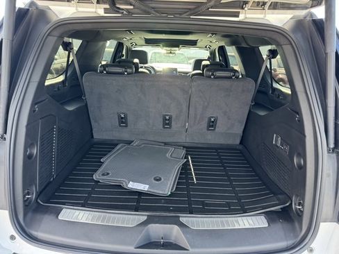 Used 2024 Chevrolet Suburban High Country image 35