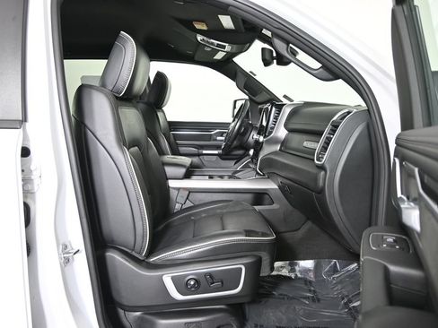 Used 2020 RAM 1500 Laramie AWD/4WD image 14