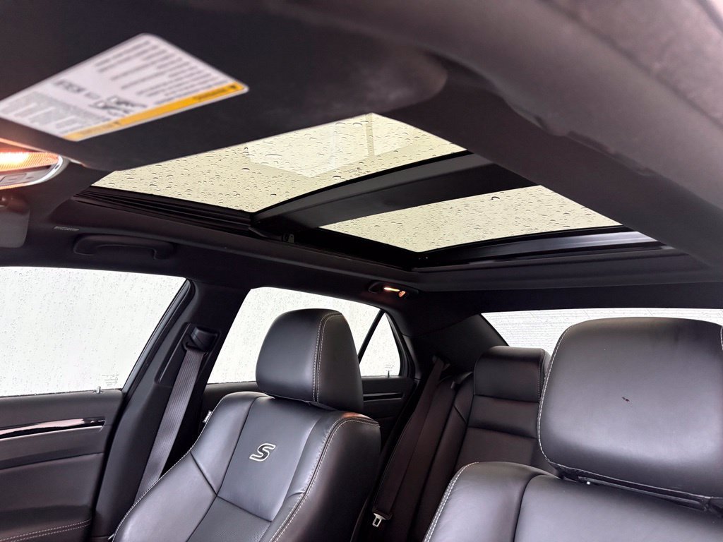 Used 2023 Chrysler 300 S w/ Comfort Group RWD image 11