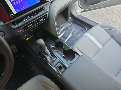 Used 2026 Toyota Camry SE FWD image 24