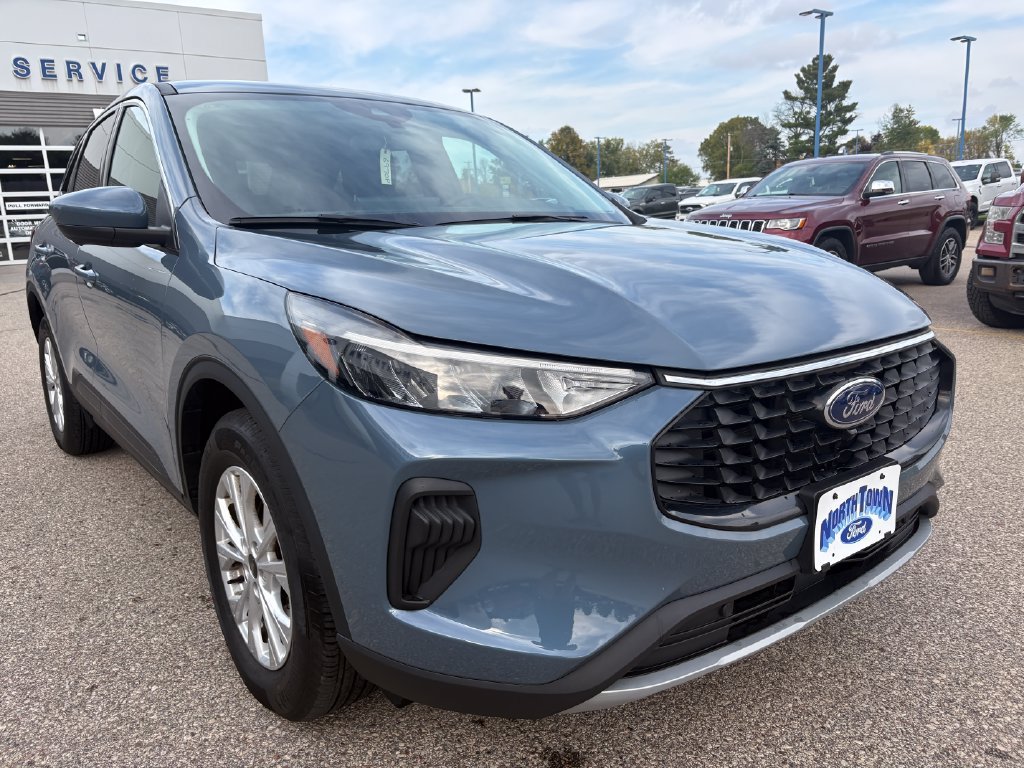 Used 2023 Ford Escape Active w/ Tech Pack #2 AWD/4WD image 5