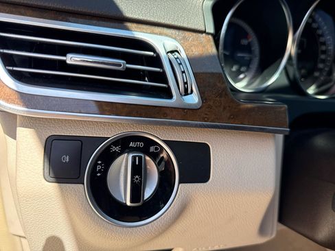 Used 2014 Mercedes-Benz E 250 BlueTEC 4MATIC Sedan image 29