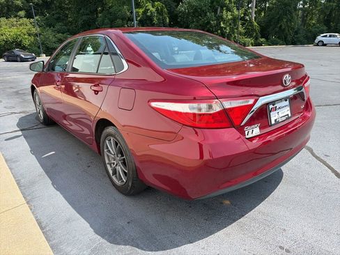 Used 2015 Toyota Camry LE FWD image 13