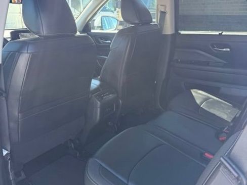 Used 2025 Nissan Pathfinder SL w/ Cargo Package AWD/4WD image 32