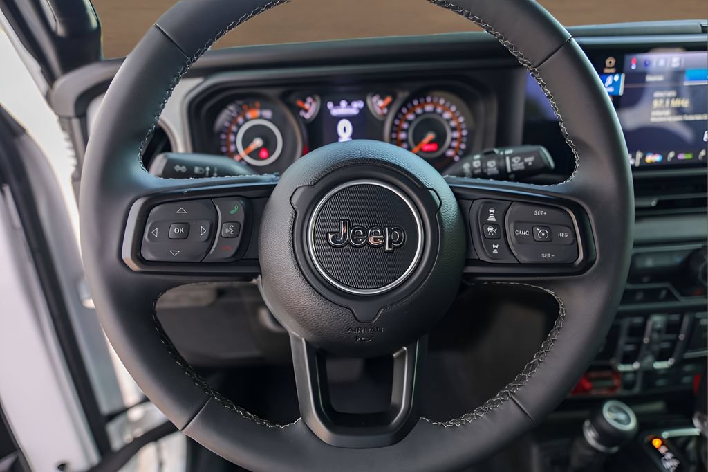 Used 2025 Jeep Wrangler Unlimited Sport AWD/4WD image 12