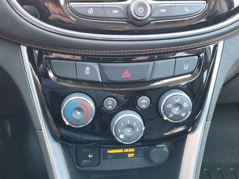 Used 2017 Chevrolet Trax Premier w/ Driver Confidence II Package FWD image 20