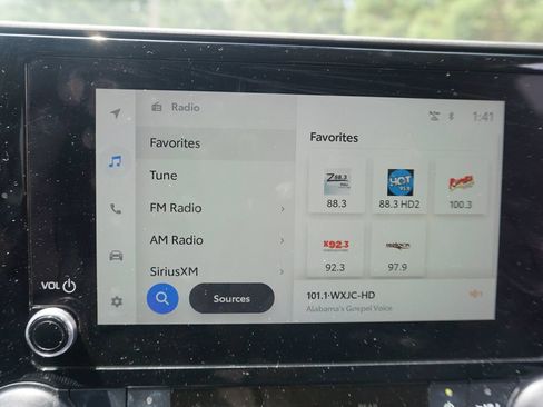 Used 2023 Toyota Highlander L FWD image 11